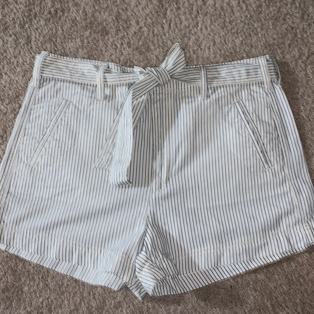 American Eagle Hi-Rise Striped Tie Waist‎ Shorts
